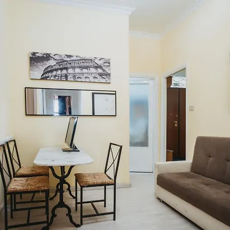 Rhome 18 Guest house *