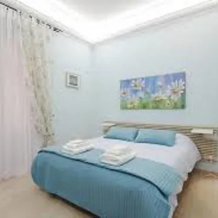 Гостевой дом Rhome 18 *